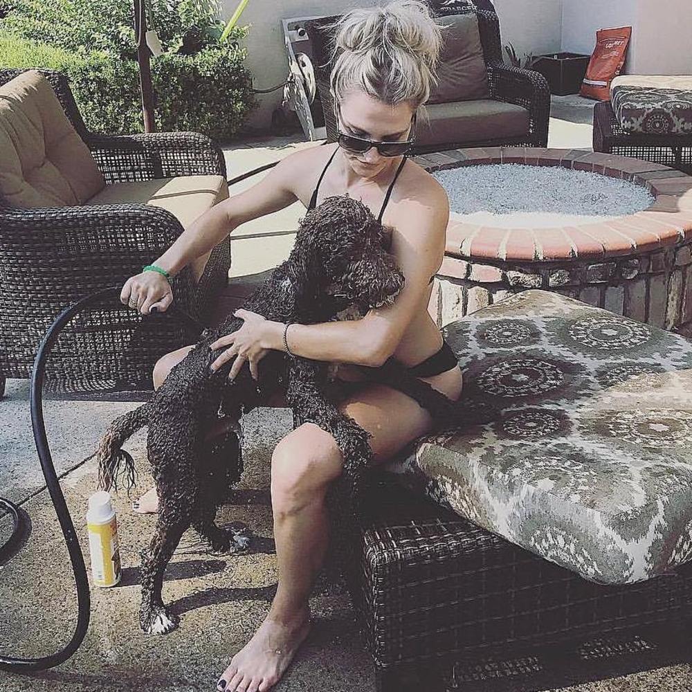 Meet your Posher, Eve